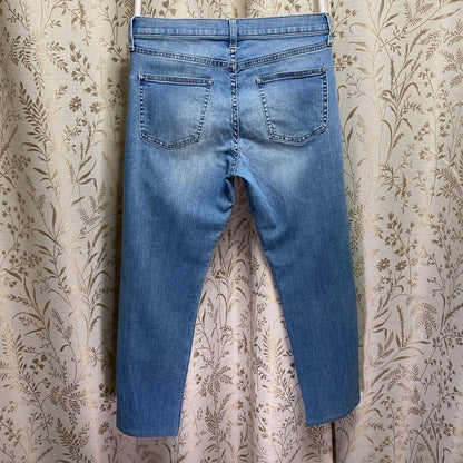 Uniqlo Slim Straight Leg Cropped Jeans 26 Medium Wash Minimalist Normcore Clean