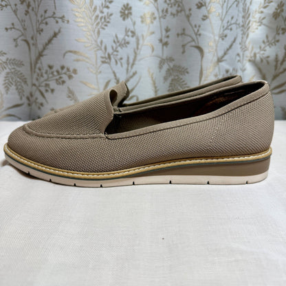 Me Too Wedge Slip-On Loafers Women 11 Beige Light Academia Comfort Office Travel