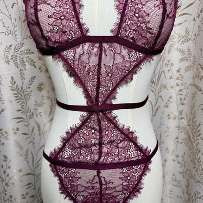 Victoria's Secret Very Sexy Strappy Eyelash Lace Teddy L Plum Sirencore Baddie