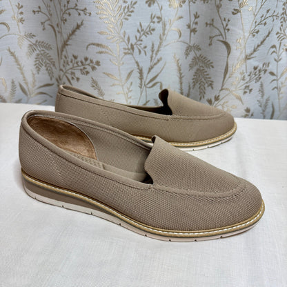 Me Too Wedge Slip-On Loafers Women 11 Beige Light Academia Comfort Office Travel