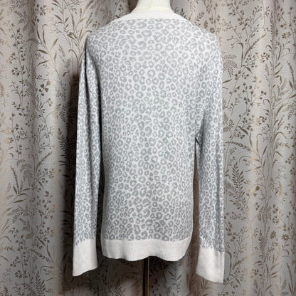 A New Day White Gray Animal Print Sweater Women XL Leopard Minimalist Cozy Chic