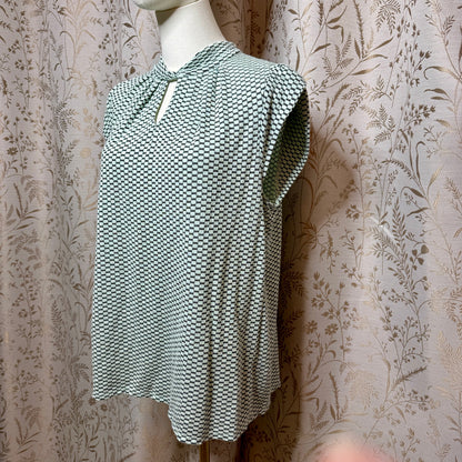 ELLE Green Twist Keyhole Top L Micro Pattern OfficeSiren Retro Romantic Academia