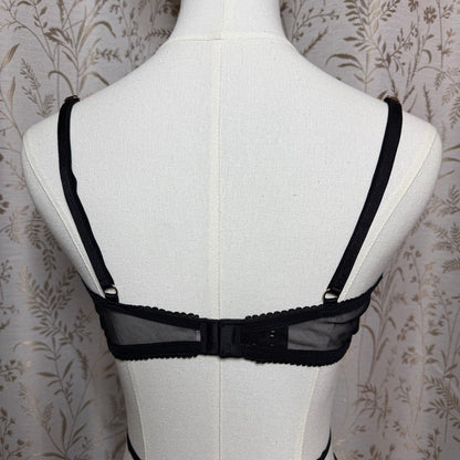 Victorias Secret Womens Lace Ruffle Peek-a-boo Garter Teddy XL Sexy Vampy Goth