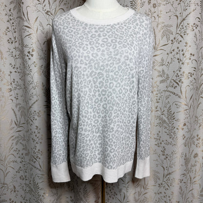 A New Day White Gray Animal Print Sweater Women XL Leopard Minimalist Cozy Chic