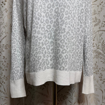 A New Day White Gray Animal Print Sweater Women XL Leopard Minimalist Cozy Chic