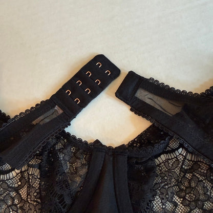 Victorias Secret Womens Lace Ruffle Peek-a-boo Garter Teddy XL Sexy Vampy Goth