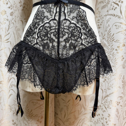 Victorias Secret Womens Lace Ruffle Peek-a-boo Garter Teddy XL Sexy Vampy Goth